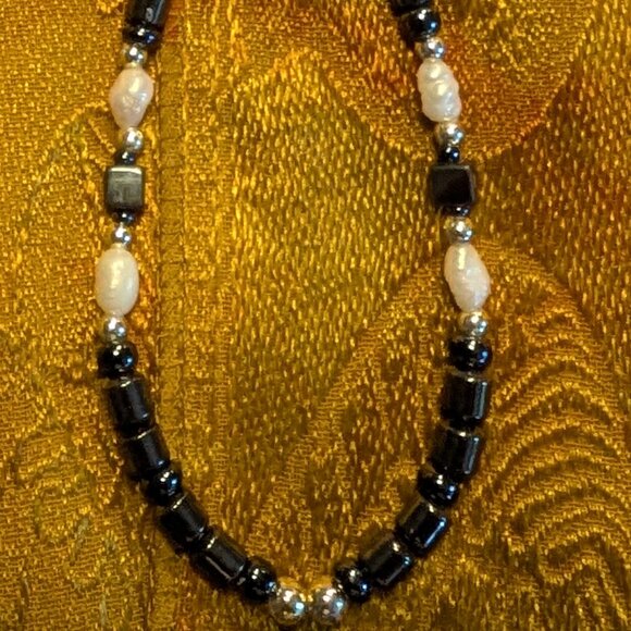 Vintage Pearl & Hematite Beaded Necklace - Picture 2 of 6